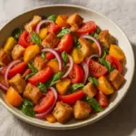 Panzanella, la regina del weekend: la versione che non diventa mai molliccia